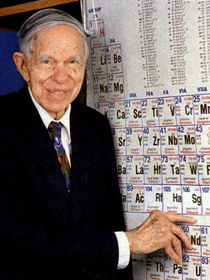Figura 2 - O elemento químico com o número atómico 106 tem o nome de Seabórgio em sua honra.