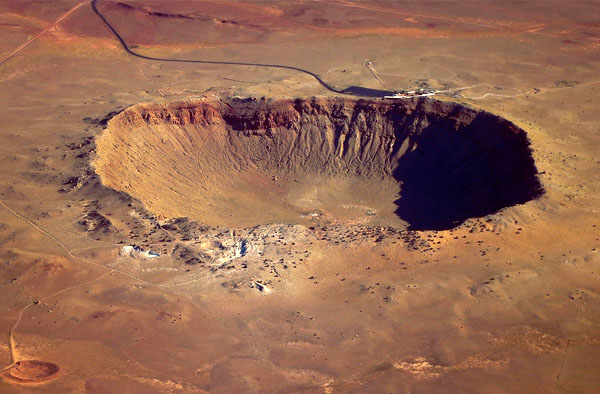Figura 2 - Cratera de um meteorito, no estado americano do Arizona [Imagem: Wondermondo].